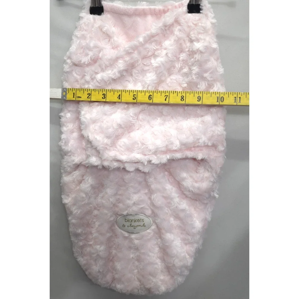 Blankets and Beyond Baby Swaddles Sleepers Cozy Rosette Swirl‎ Soft Pink